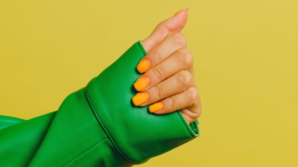 Pijnlijke beschadigde nagels? 'Dat nieuwe kleurtje nam altijd de overhand'