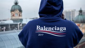 Thumbnail voor Veel ophef om 'misselijke' Balenciaga campagne met kinderen: 'Dit is crimineel'