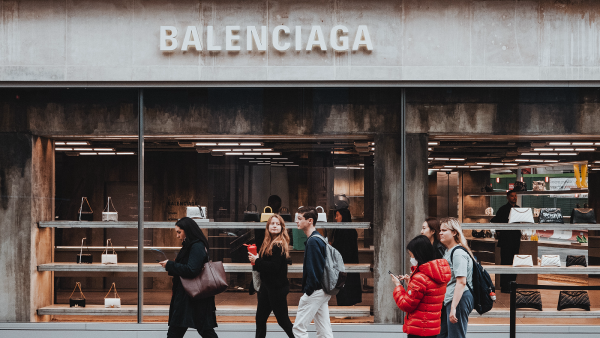 Balenciaga brengt statement uit over nieuwe campagne met minderjarige kinderen