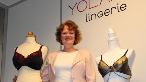 Thumbnail voor Yolanda maakt beha's voor vrouwen met borstprothesen: 'Mag ook sexy zijn'