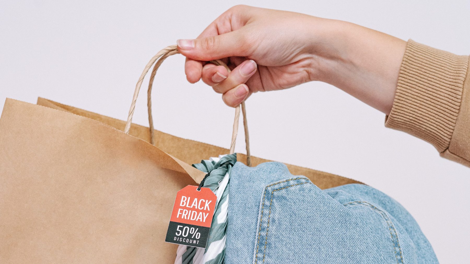 Black Friday tegenbeweging groeit, winkelketens kiezen voor alternatieven