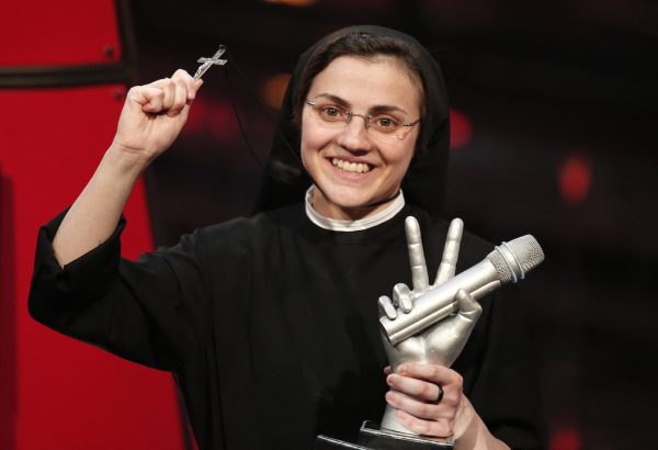 Het ongelooflijke verhaal van de Italiaanse non die The Voice won
