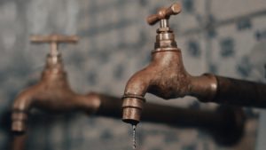 'Burgers en bedrijven moeten 20 procent minder drinkwater gebruiken'