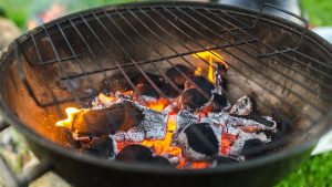 Twee mensen naar ziekenhuis na gebruik barbecue als verwarming