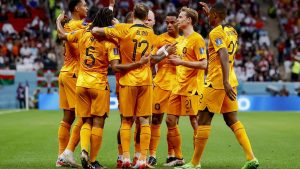 Thumbnail voor Oranje wint van Qatar en plaatst zich voor achtste finales van WK
