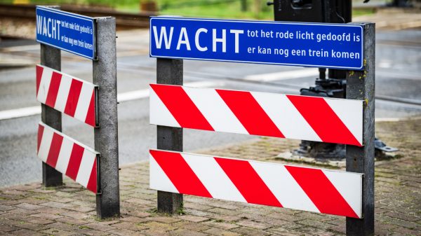 Automobilist die 14-jarige Sam schepte bij spoorwegovergang, meldt zich: 'Hij had er veel spijt van'