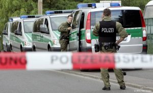 Thumbnail voor Twee scholieren neergestoken in Zuid-Duitsland, één meisje overleden