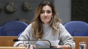 Thumbnail voor Minister Yeşilgöz spreekt duidelijke taal na WK-rellen: 'Waar waren die ouders?'
