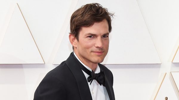 Ashton Kutcher dacht aan zelfdoding om zieke tweelingbroer hart te schenken