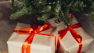 Rotterdamse Wonderboom vol cadeautjes voor gezinnen met minder: 'Ons doel is 1500 cadeaus'