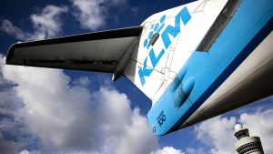 Thumbnail voor Baby on board: vrouw bevalt van zoontje op KLM-vlucht van Ecuador naar Amsterdam