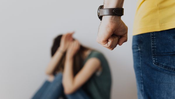 Onderzoek: Overdracht tussen hulpinstanties huiselijk geweld loopt mis