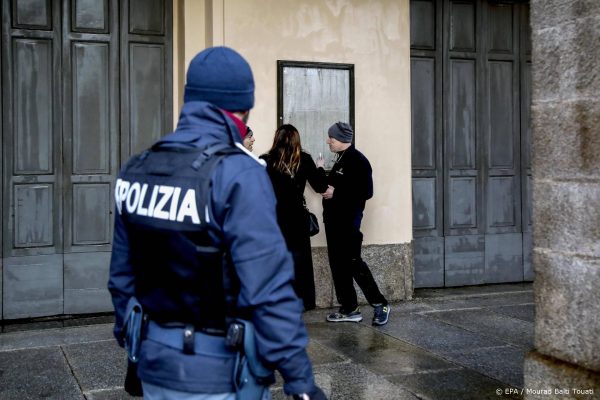 Schutter doodt drie vrouwen tijdens bewonersbijeenkomst in Rome