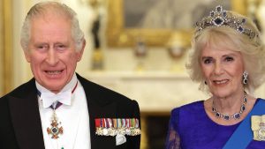 Thumbnail voor Royal cadeau: Charles en Camilla delen eerste kerstkaart als koningspaar