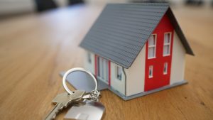 Thumbnail voor DNB: huizenprijzen dalen de komende twee jaar mogelijk met meer dan 6 procent