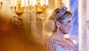 Thumbnail voor Inspiratie voor een glitter en glamour kerstoutfit: zo doen de royals het