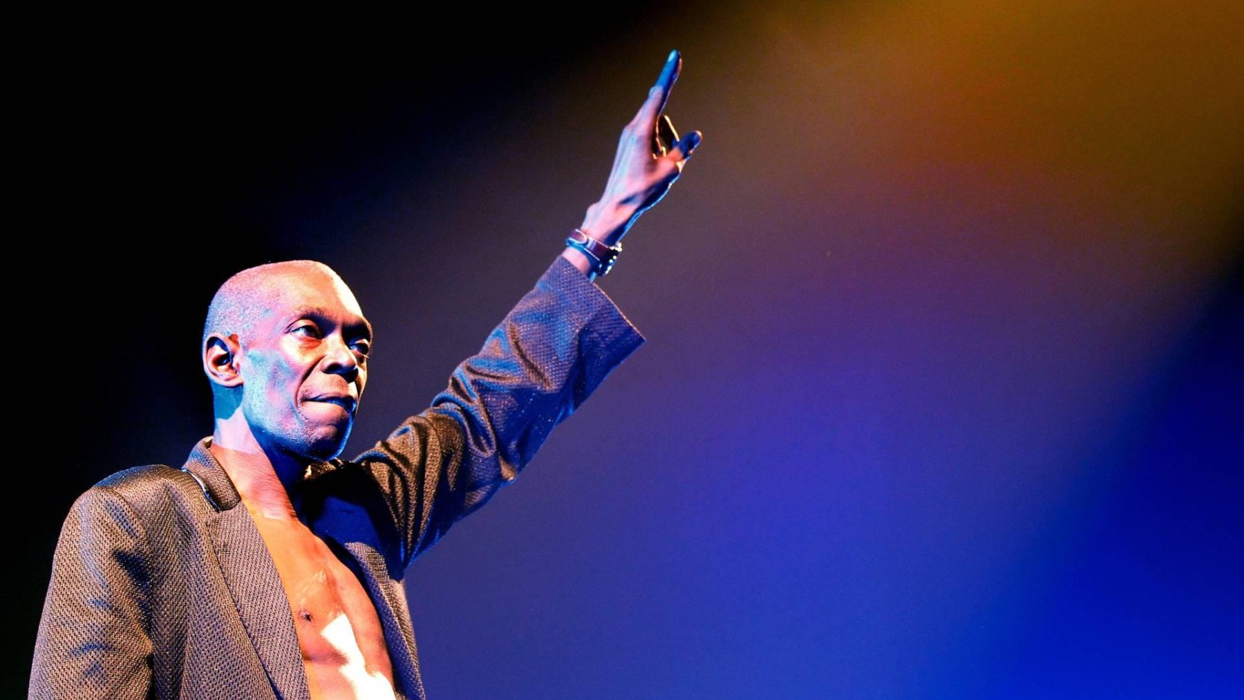 zanger-maxi-jazz-65-van-danceact-faithless-overleden-e1671900892158-1800x1013.jpg