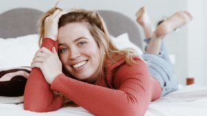 Thumbnail voor Lieke is seksualiteitscoach en heeft vaginisme: 'Sex draait niet alleen maar om penetratie'