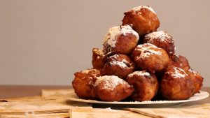 Thumbnail voor Gezond aan het nieuwe jaar beginnen? Maak kwarkbollen in plaats van oliebollen