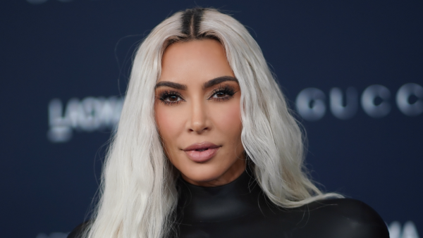 Kim Kardashian photoshop fail kerst
