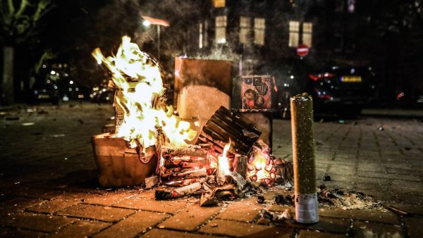 Jongen (13) raakt twee vingers kwijt door vuurwerk in Rotterdam