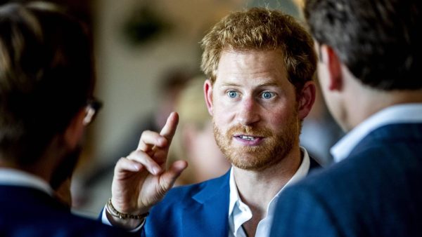 Prins Harry in nieuw tv-interview: 'Zou graag mijn broer en vader terug willen hebben'