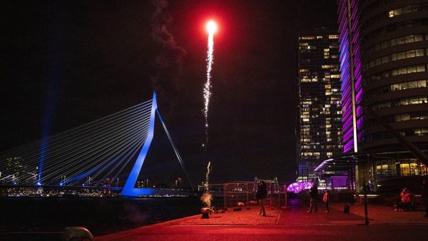 OM: racistische uitingen Erasmusbrug strafbaar, onderzoek gestart