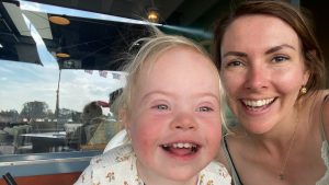Thumbnail voor Sophia heeft een dochter met het syndroom van Down: 'Ze belandde op de intensive care'