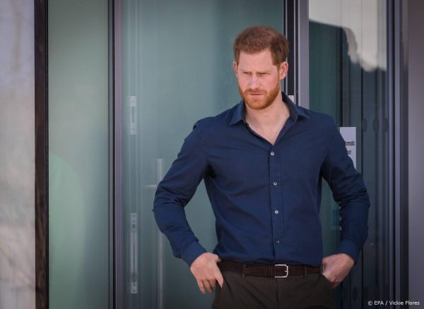 Lees en huiver: prins Harry had bevroren penis tijdens bruiloft William