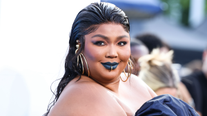 Thumbnail voor Lizzo vindt cancelcultuur toe-eigening: 'Het is trendy, misbruikt en gaat problemen uit de weg'