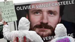 Thumbnail voor Belgische hulpverlener krijgt 40 jaar cel en 74 zweepslagen in Iran