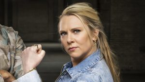 Thumbnail voor Jelka van Houten (44) maakt presentatiedebuut met 'Tough as Nails': 'Zelf meedoen? Dat overleef ik niet'