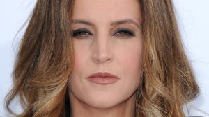 Thumbnail voor Beroemdheden reageren massaal op overlijden Lisa Marie Presley: 'De wereld is een diamant verloren'