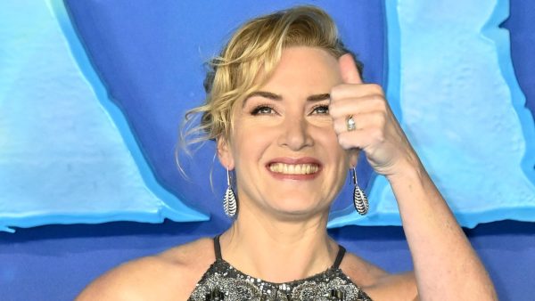 My hair will go on: Kate Winslet heeft ineens 2 kapsels op Titanic-poster