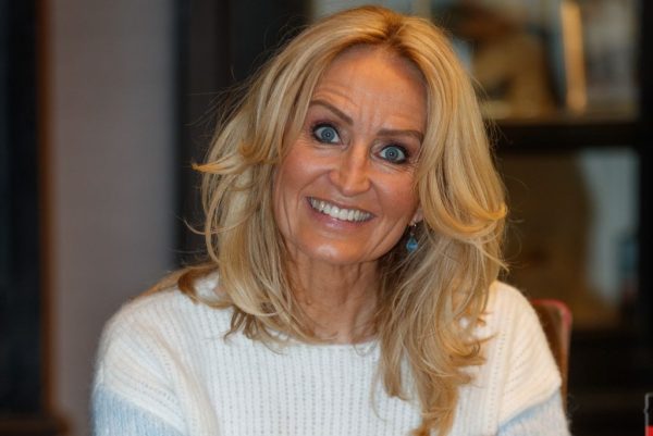 Natasja Froger lekker loeren