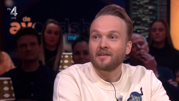 Arjen Lubach vertelt in 'Renze Op Zaterdag': 'Ik ben afgewezen voor 'Spijkers met Koppen'
