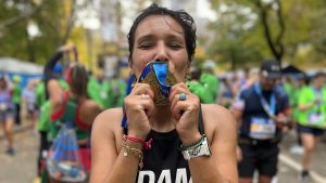 Thumbnail voor Cathelijne liep na borstkanker wéér een marathon: 'Moest weten of ik het nog kon'
