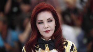 Thumbnail voor Priscilla Presley post emotionele tweet over verlies dochter Lisa Marie: 'Moeilijke tijd'