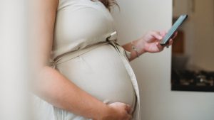 Thumbnail voor Liselotte had slecht voorgevoel over zwangerschap: 'Mijn zoon werd geboren zonder ademhaling en hartslag'