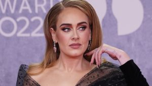 Thumbnail voor Adele over gerucht dat ze niet naar de Grammy's gaat: 'Wie dat heeft verzonnen is een eikel'