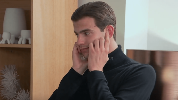 Dani uit 'LLDL' hoort per ongeluk het gesprek van Naomi met haar moeder: 'Ik voel niets'