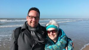 Thumbnail voor De vriendin van Jeroen-Martijn overleed aan borstkanker: 'Samen zochten we haar kist uit'