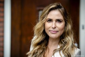 Heleen van Royen wil dat regering zich uitspreekt over doodsbedreiging auteur