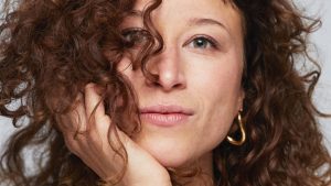Thumbnail voor Presentatrice Amber Kortzorg over stoppen 'Kassa': 'Verslagen en verbijsterd'