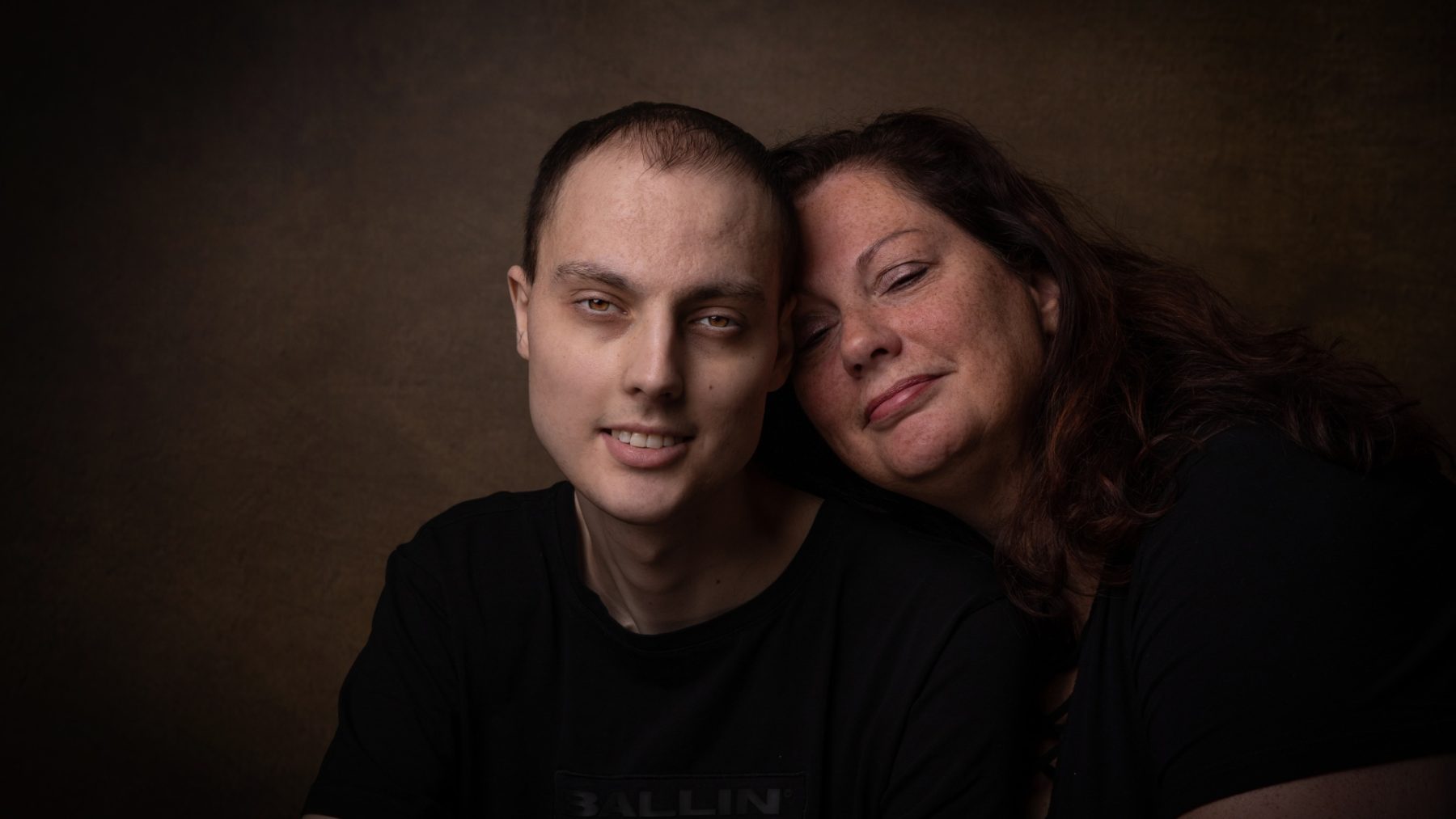 Karin verloor haar zoon Luke (18) aan kanker: 'Raar om de laatste uren van je kind door te maken'