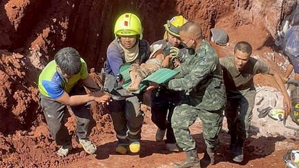 Thaise jongen die wekenlang vast zat in grot plotseling overleden