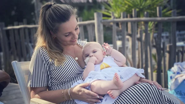 Charlie (1) lag maandenlang op de hartafdeling in Amsterdam: 'Ondanks de nare situatie, toch een fijne plek'