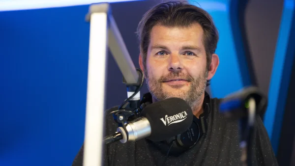 Sander Lantinga terug op de radio na medische ingreep: 'Ik schaam me nergens voor'