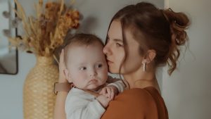 Thumbnail voor Lotte heeft endometriose, maar werd toch natuurlijk zwanger: 'Het nam me helemaal in beslag'