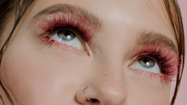 colored mascara trend